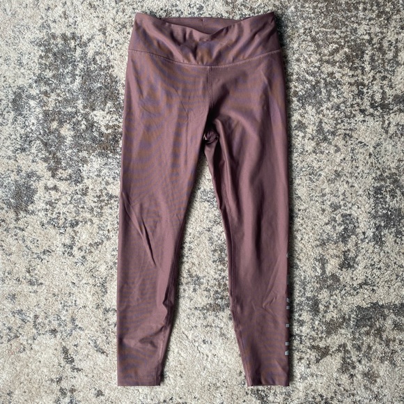 Nike Dri-Fit Women’s Leggings - Picture 2 of 5